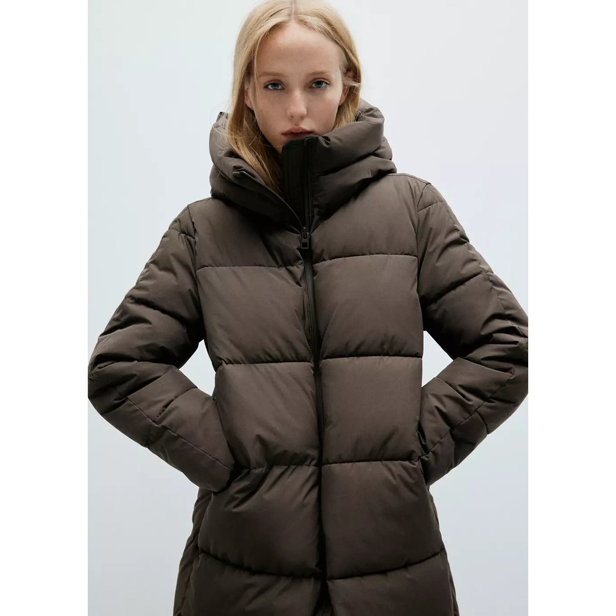 Anorak long matelassé capuche marron moyen, MANGO