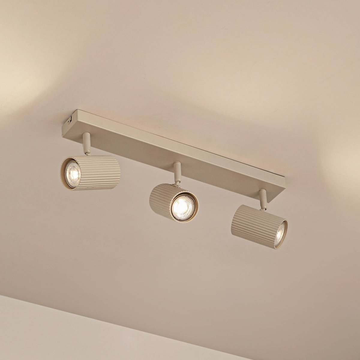 Spot en aluminium moderne, Kardis beige, LINDBY