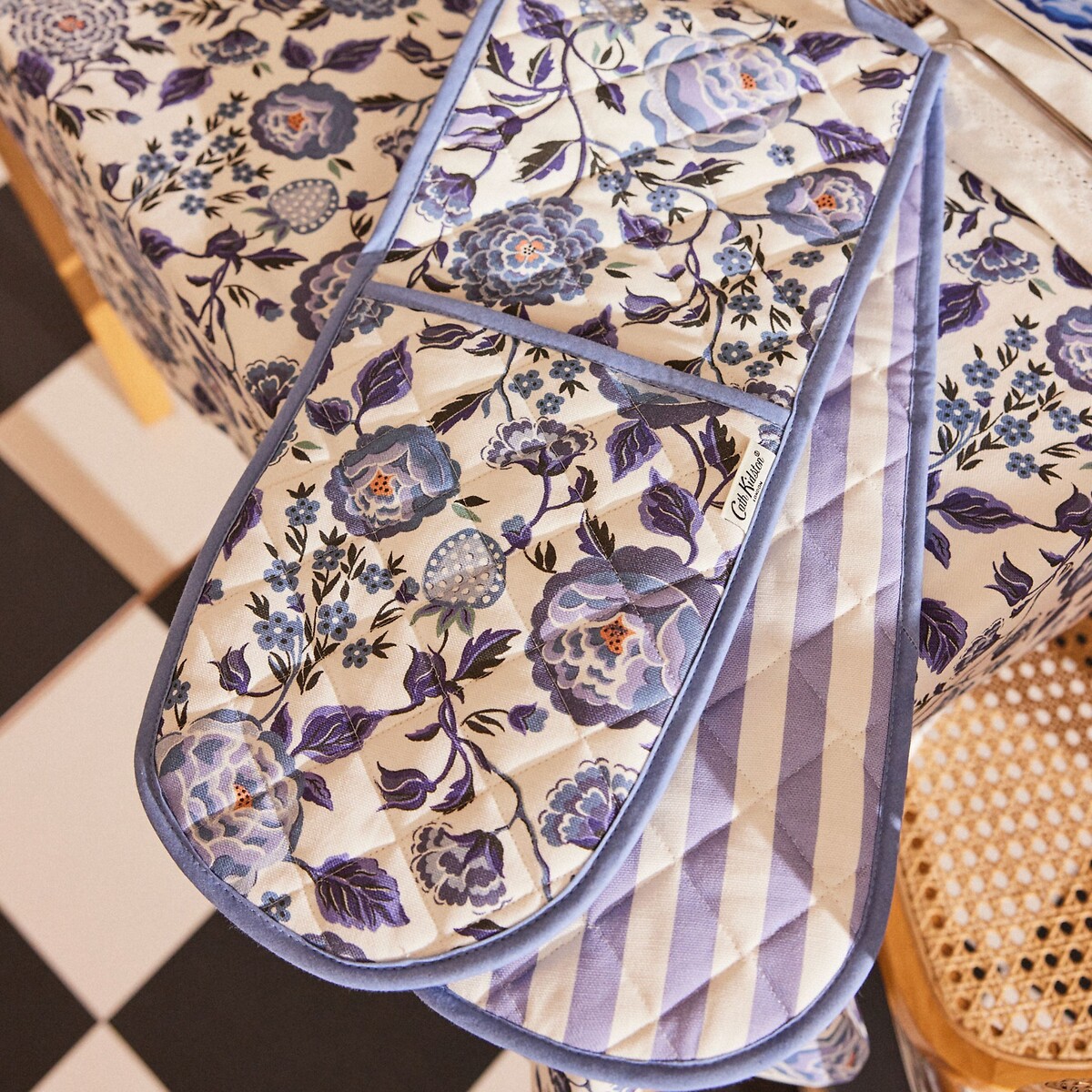 Strawberry Garden Double Oven Glove blue, CATH KIDSTON