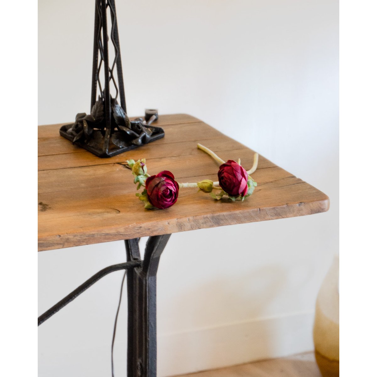Table à manger Louis Vuitton Romy N°1370 - Bon état bois foncé, DEBONGOUT