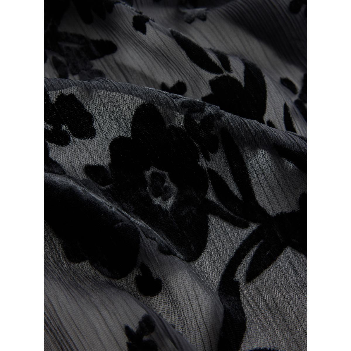 Jupe mi-longue en tissu dévoré à fleurs noir, NEXT