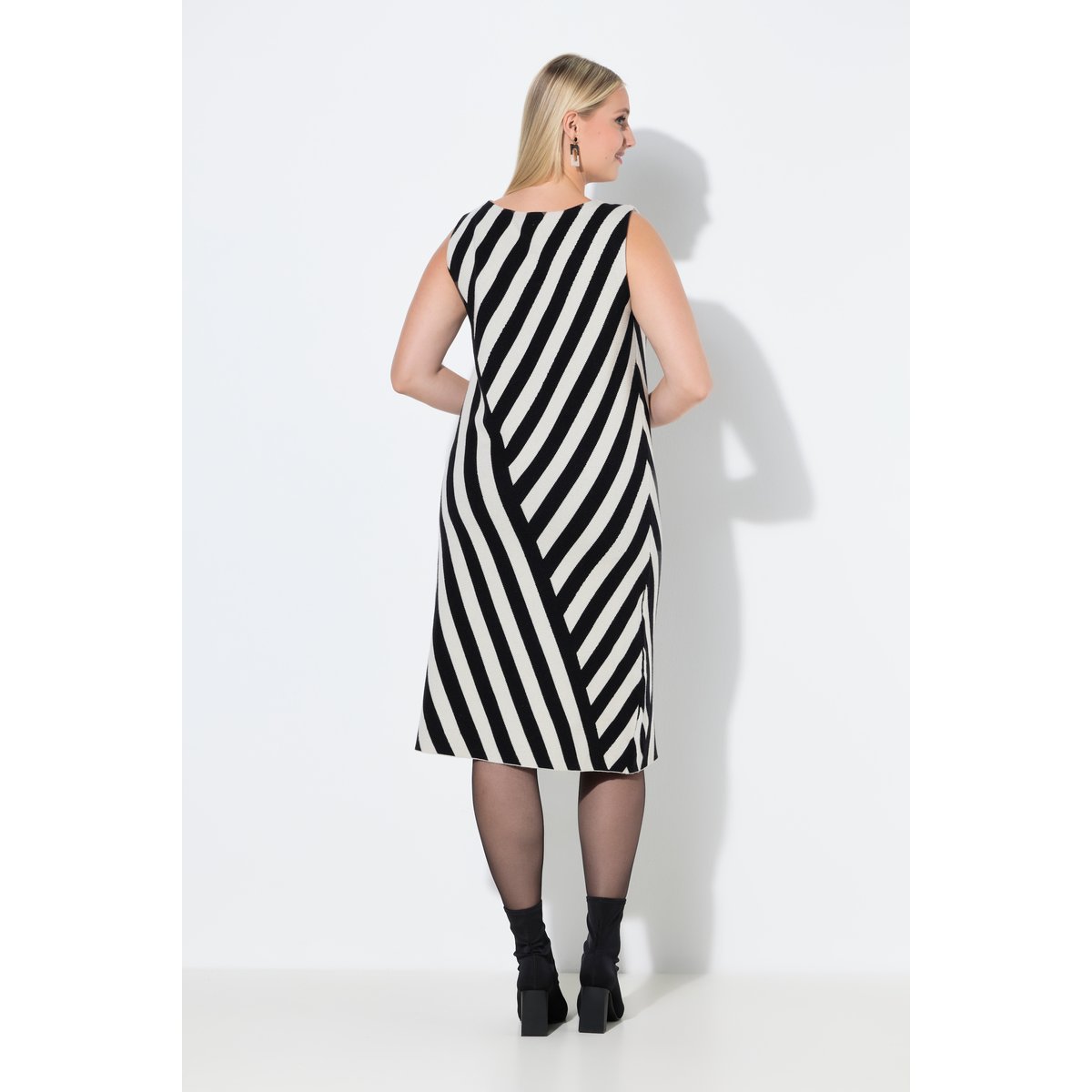 Robe en maille à rayures, encolure bateau noir, ULLA POPKEN