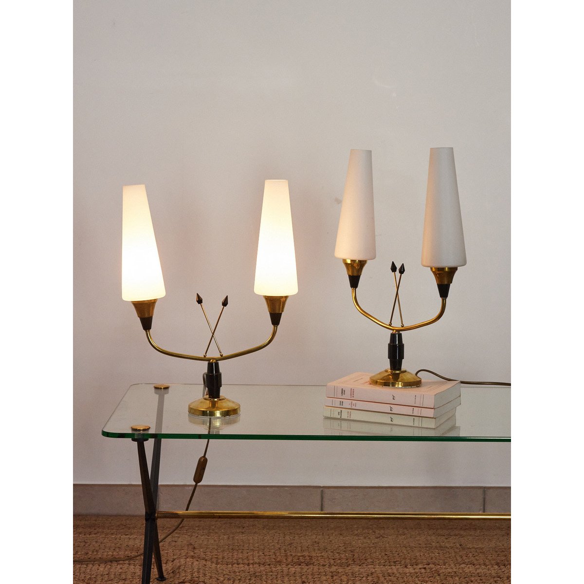 Paire de lampe à poser en laiton Suzanne N°569 - Bon état blanc, DEBONGOUT