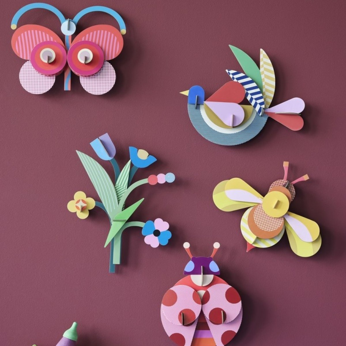 Abeille artistique murale carton  Candy Bee jaune, STUDIO ROOF