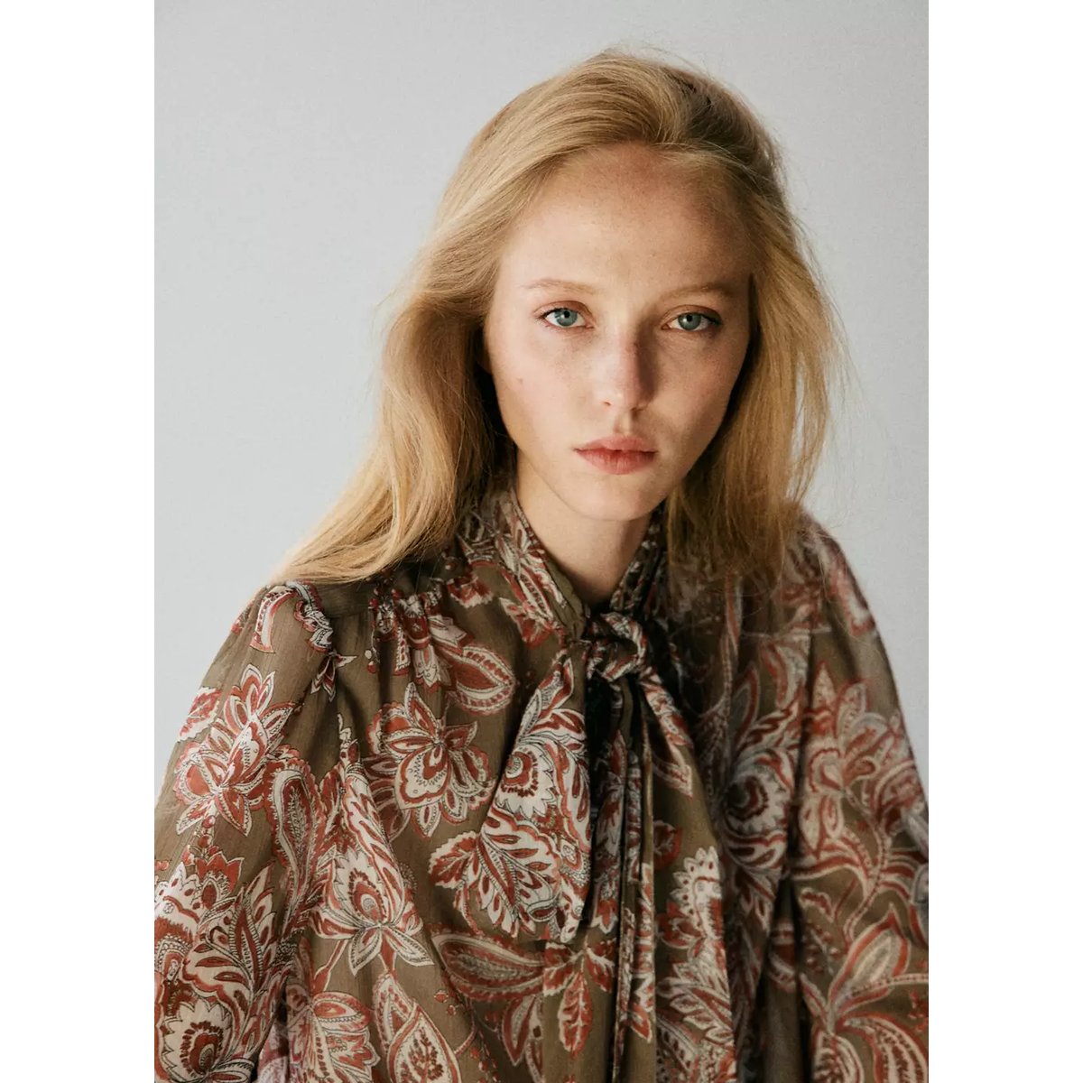 Blouse imprimé floral à nœud vert, MANGO