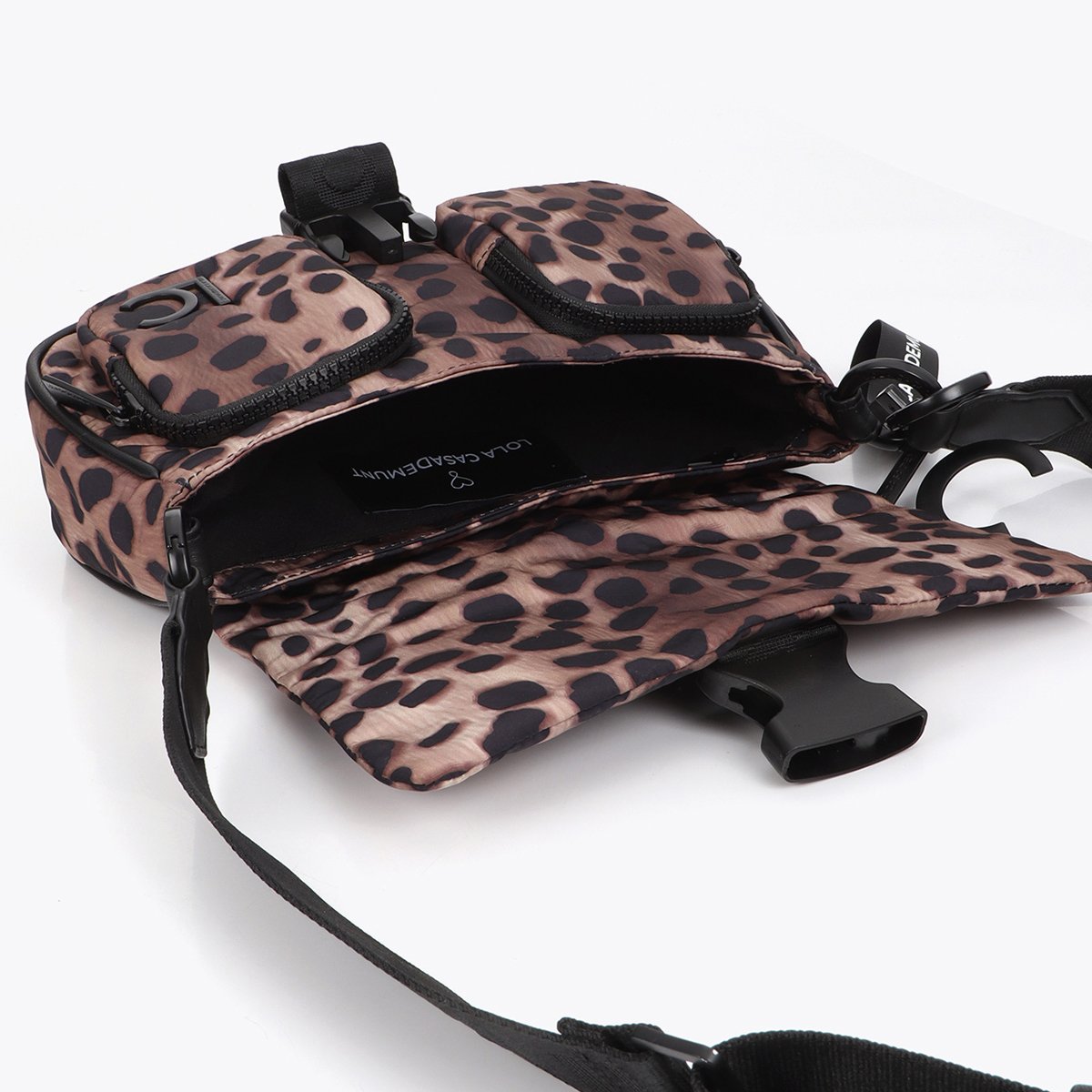 Sac à bandoulière en nylon imprimé léopard léopard, LOLA CASADEMUNT