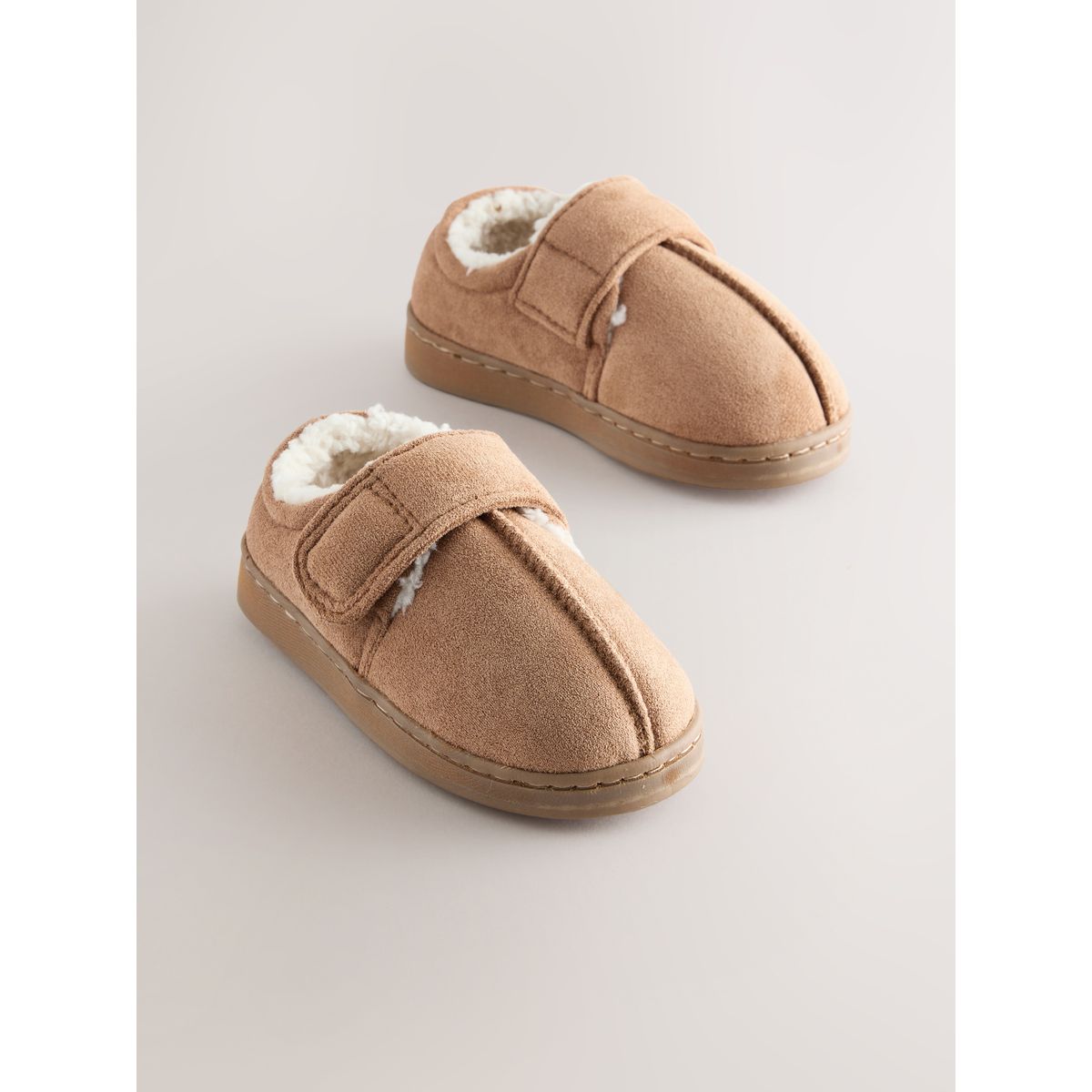 Chaussons à semelle moulée et doublure chaude fauve/marron, NEXT