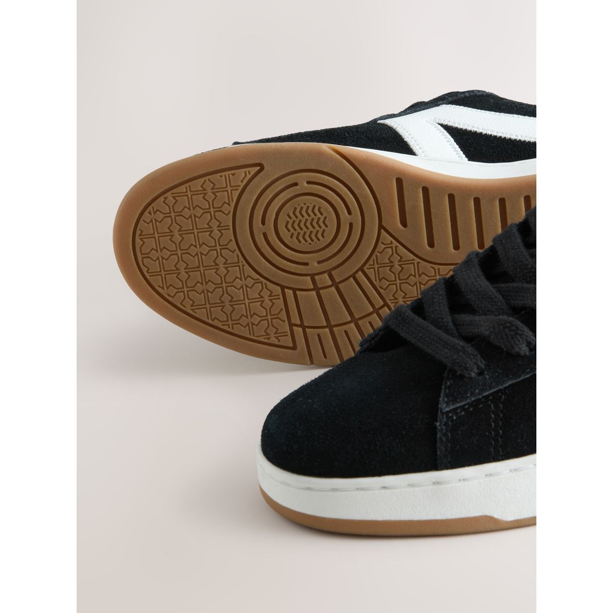Baskets à lacets et rayures forever comfort® noir, NEXT