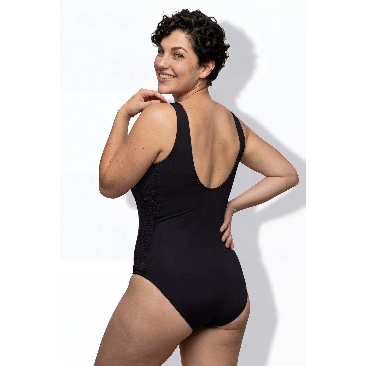 Maillot de bain à bonnets souples. Anneau noir, ULLA POPKEN