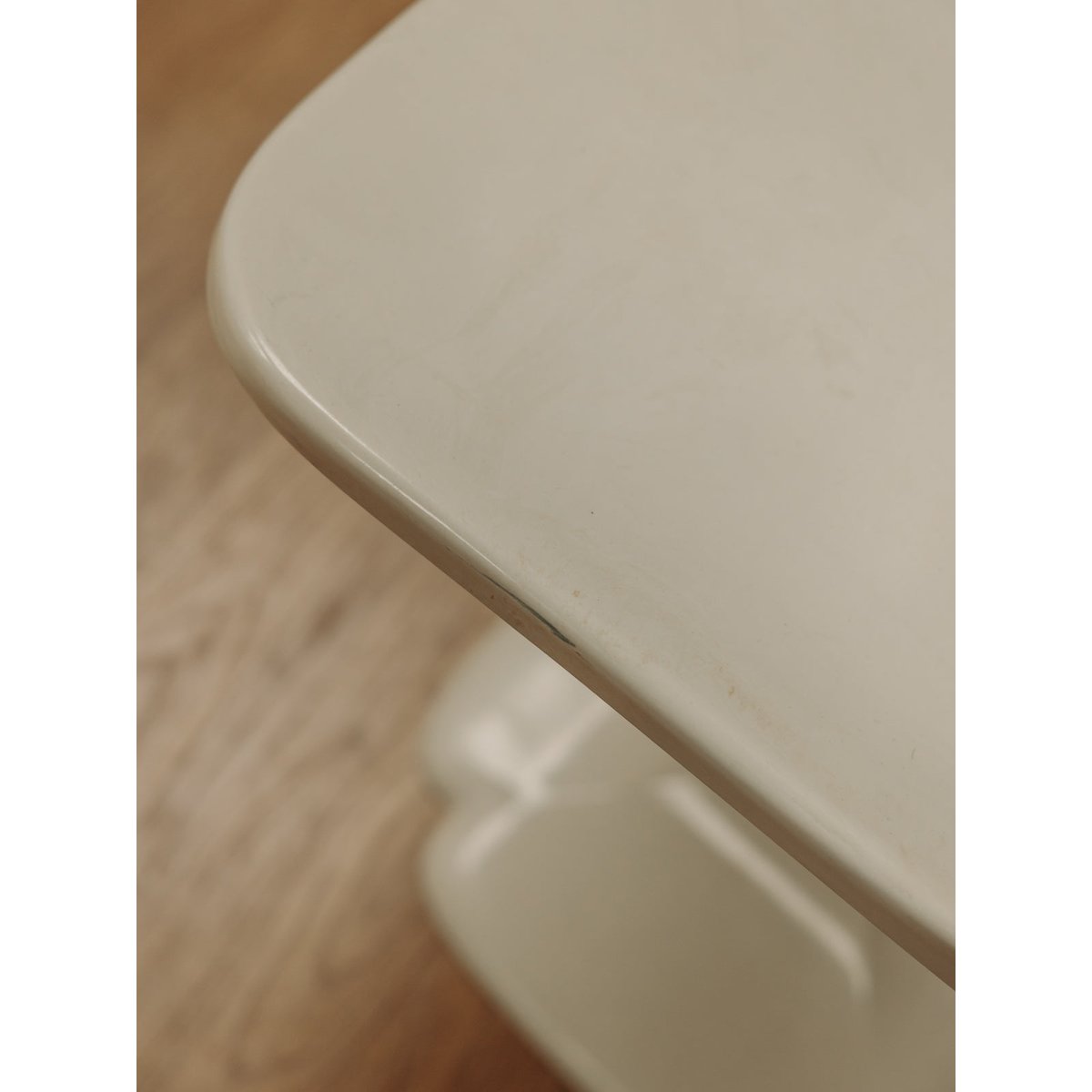 Chaise tulipe seventies Alma N°1569 - Bon état beige, DEBONGOUT