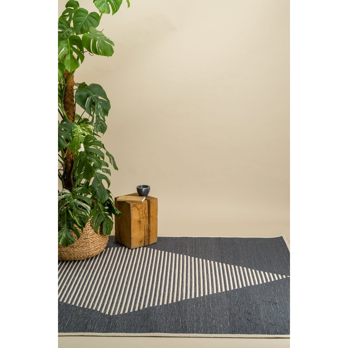 Tapis design interieur exterieur DIATONIQUE bleu, AFK LIVING