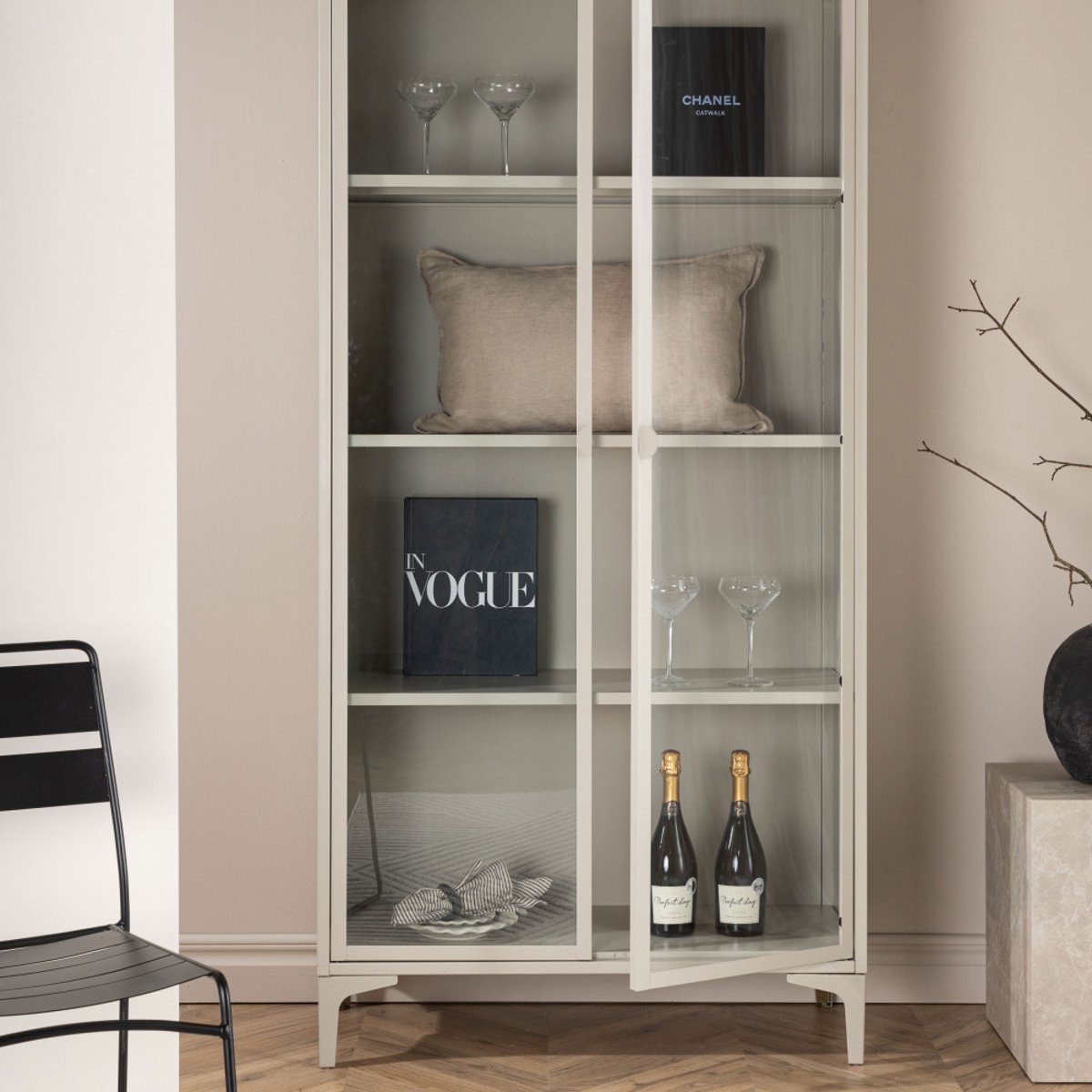 Vaisselier 2 portes en verre et métal H190cm- PIRING beige, VENTURE HOME
