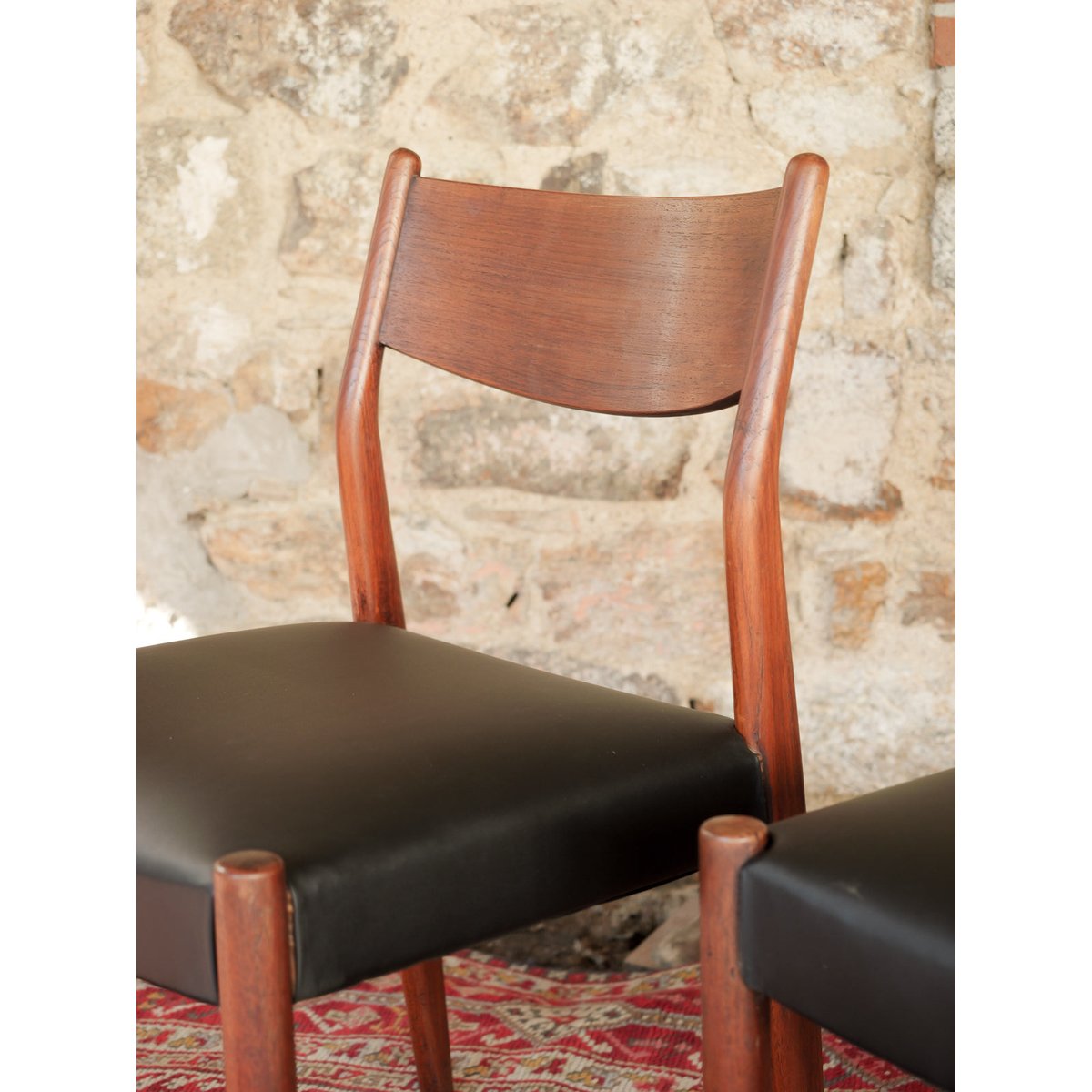 Lot de 4 chaises scandinaves Alma N°1990 - Bon état bois foncé, DEBONGOUT