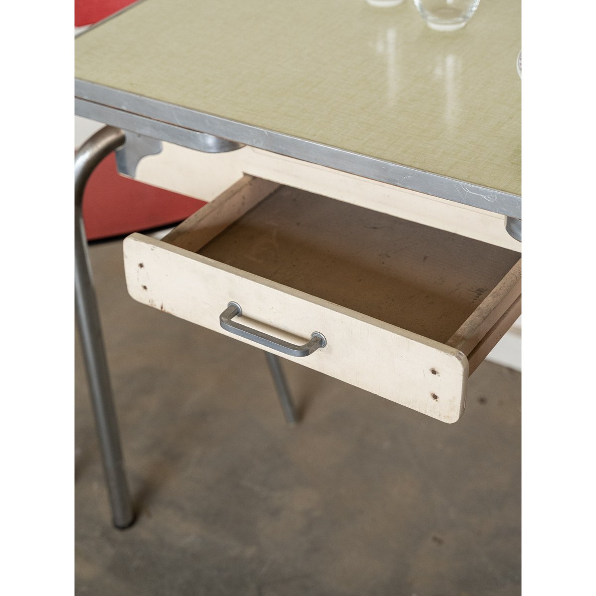Table à manger en formica Karla N°1280 - Bon état beige, DEBONGOUT