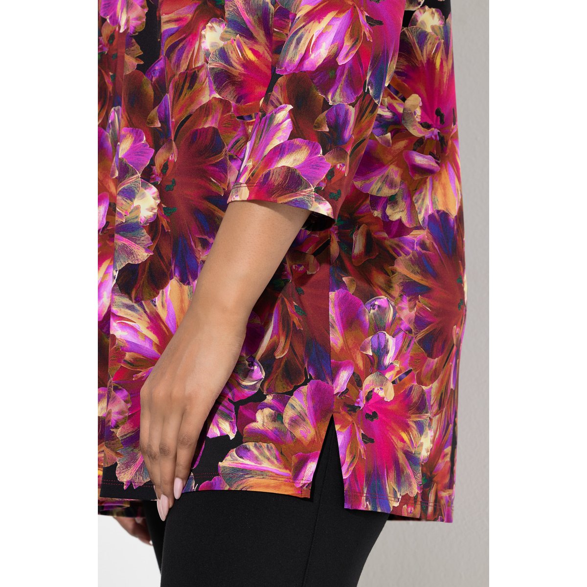 T-shirt au tombé fluide, motif à fleurs baie, ULLA POPKEN