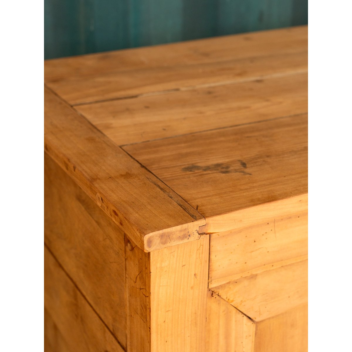 Buffet coffre en bois Gilbert N°1726 - Bon état bois clair, DEBONGOUT