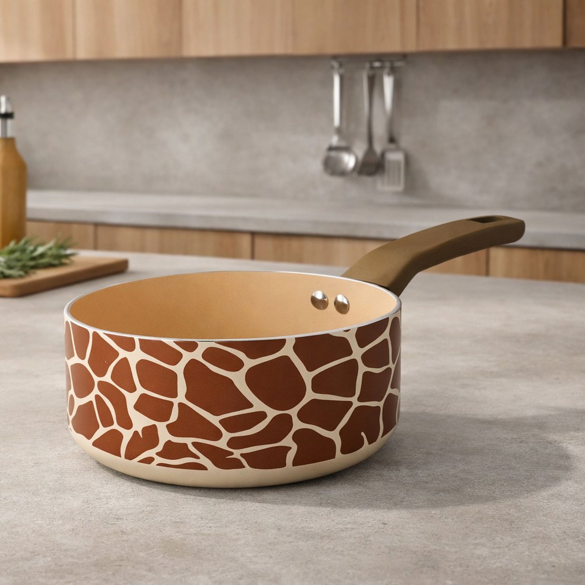 Set 1 poêle et 1 casserole 18cm en aluminium, GIRAFE beige-marron, MENASTYL