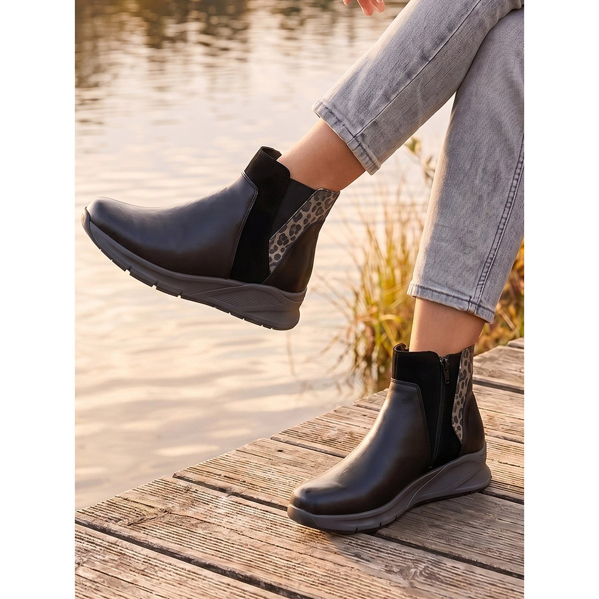 Boots compensées zippées et élastiquées noir, PEDICONFORT