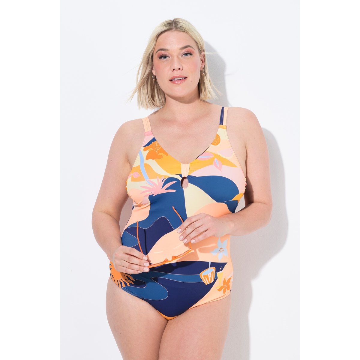 Maillot de bain à bonnets souples. Bretelles marine, ULLA POPKEN