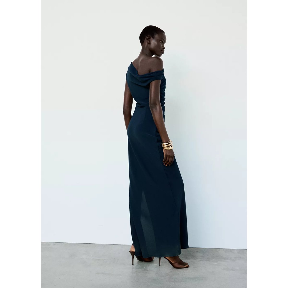 Robe drapée broche bleu marine foncé, MANGO