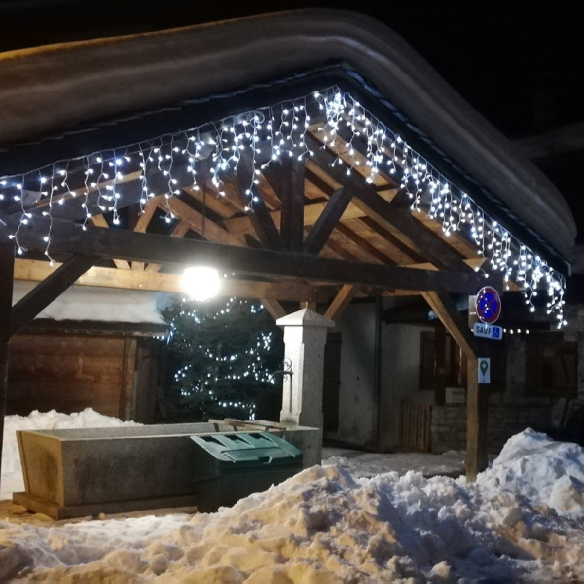 Guirlande Pro Stalactite 10m 360 Leds Blanc Froid Et Flash blanc, MILLUMINE