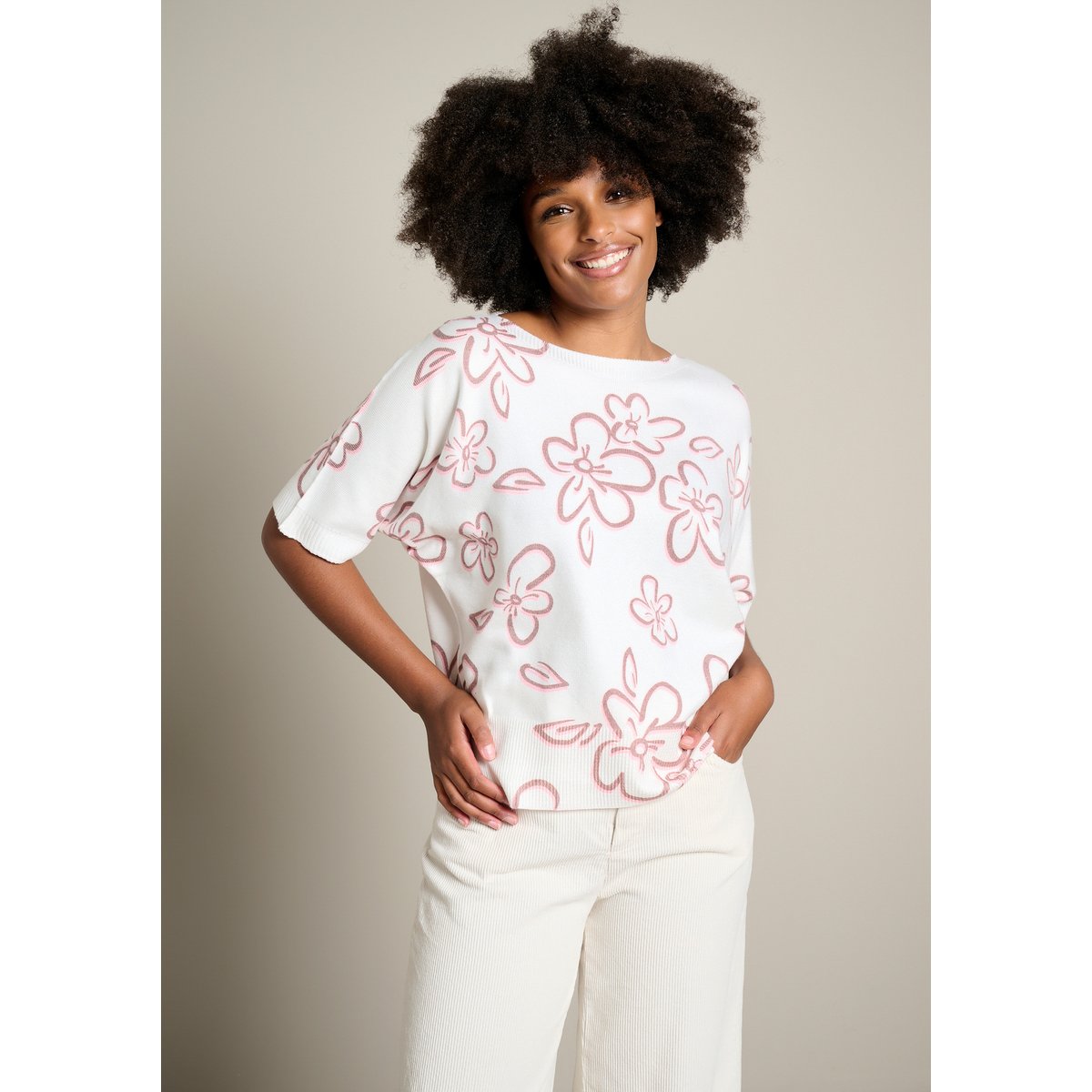 Pull fleuri à manches chauve-souris blanc casse, LOLALIZA