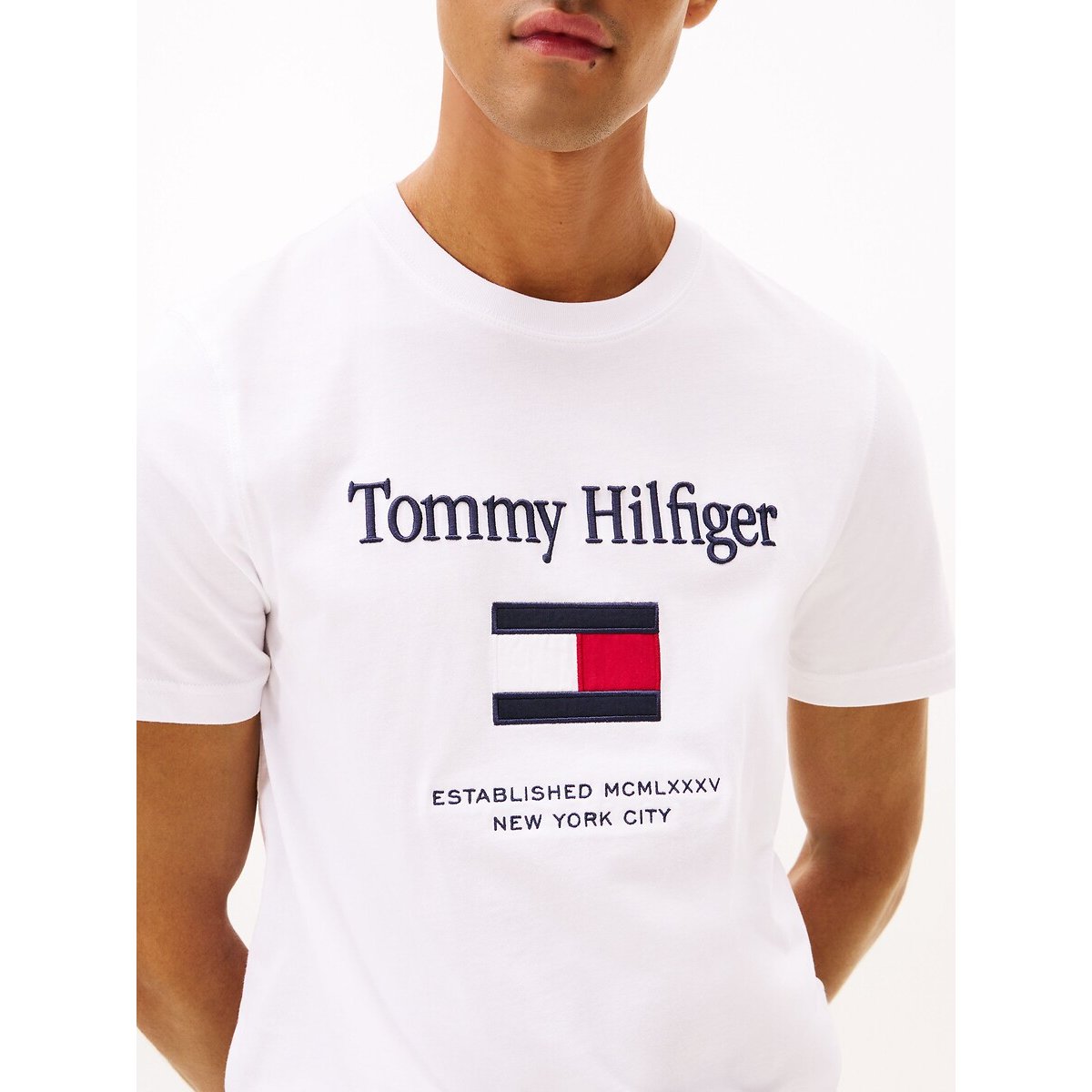 T-shirt à col ras-du-cou et logo brodé blanc, TOMMY HILFIGER