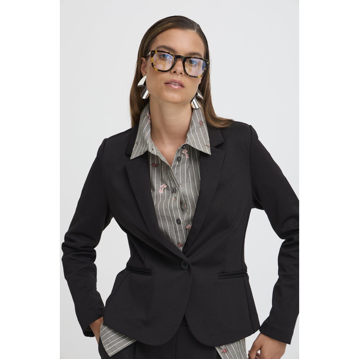 Blazer classique à manches longues noir, B.YOUNG