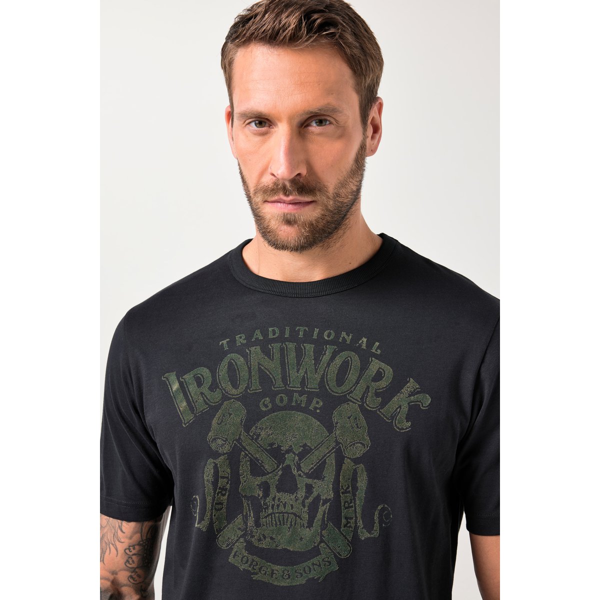 T-shirt, manches courtes et imprimé poitrine noir, JP1880
