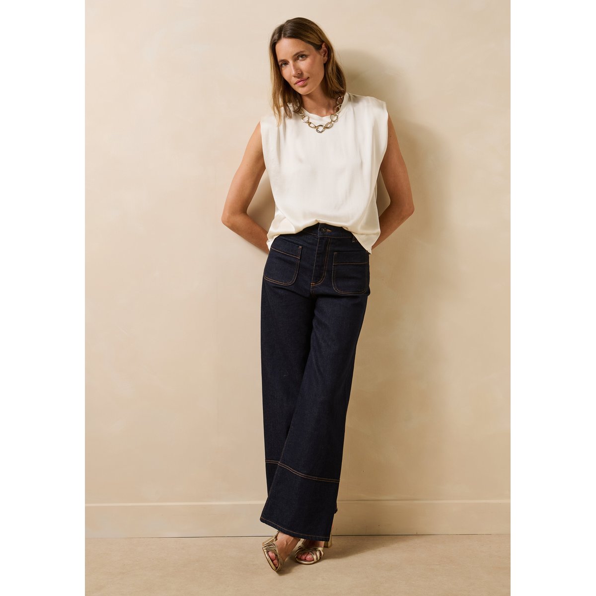 Top sans manches en satin ecru, LA FEE MARABOUTEE