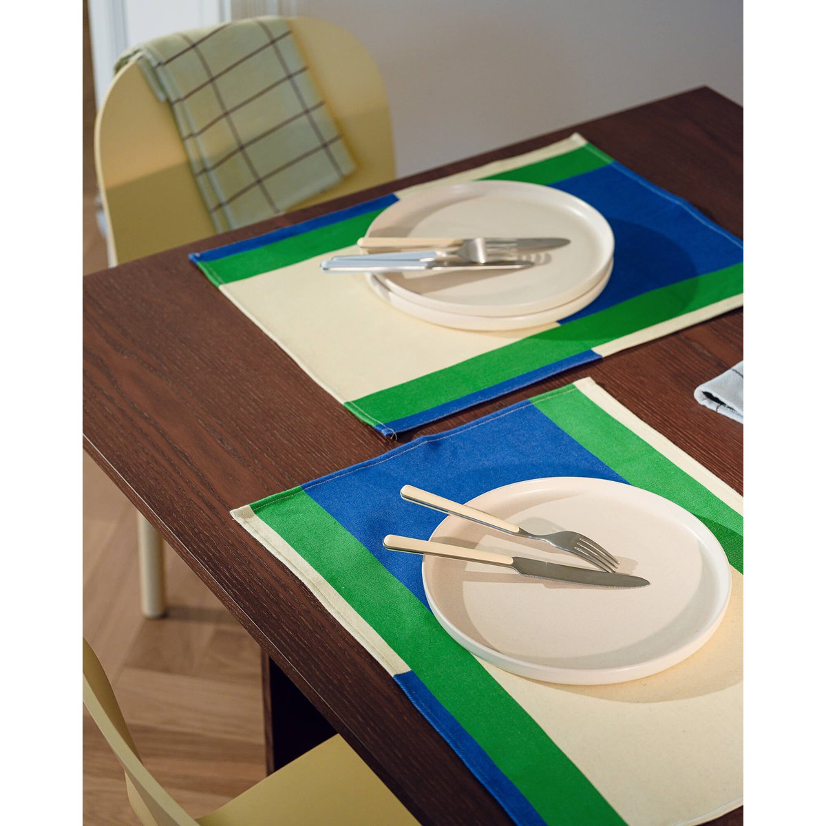 Set de 2 sets de table Lubi - coton, motif géométrique bleu cobalt, jaune et vert, NOO.MA