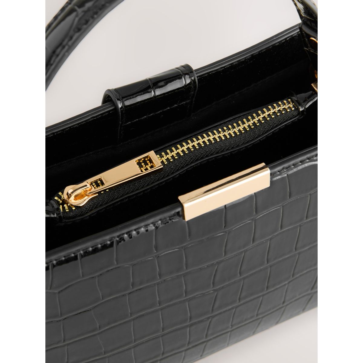 Sac effet croco avec anse sur le dessus noir, NEXT