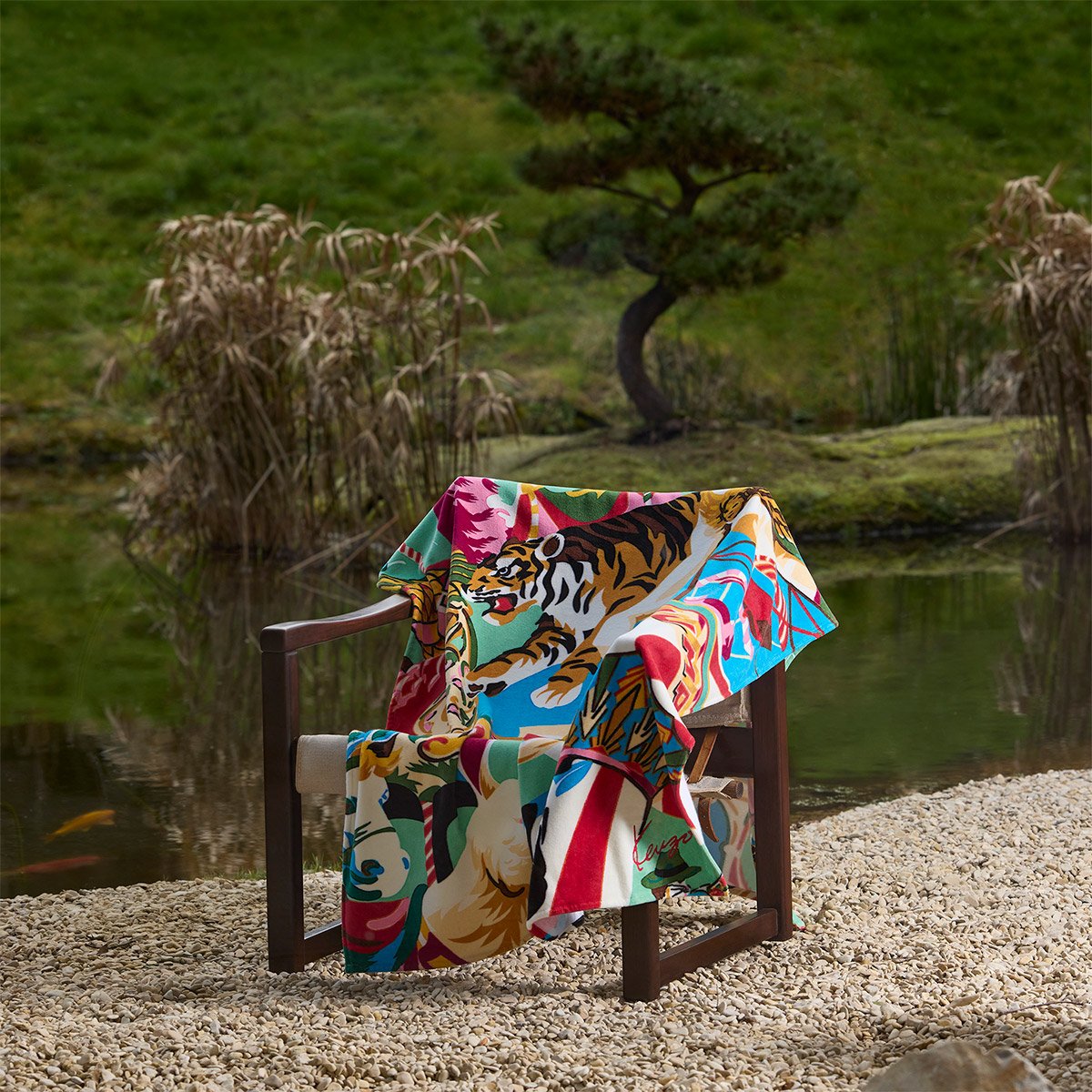 Serviette de plage en velours, K CIRCUS multicolore, KENZO HOME