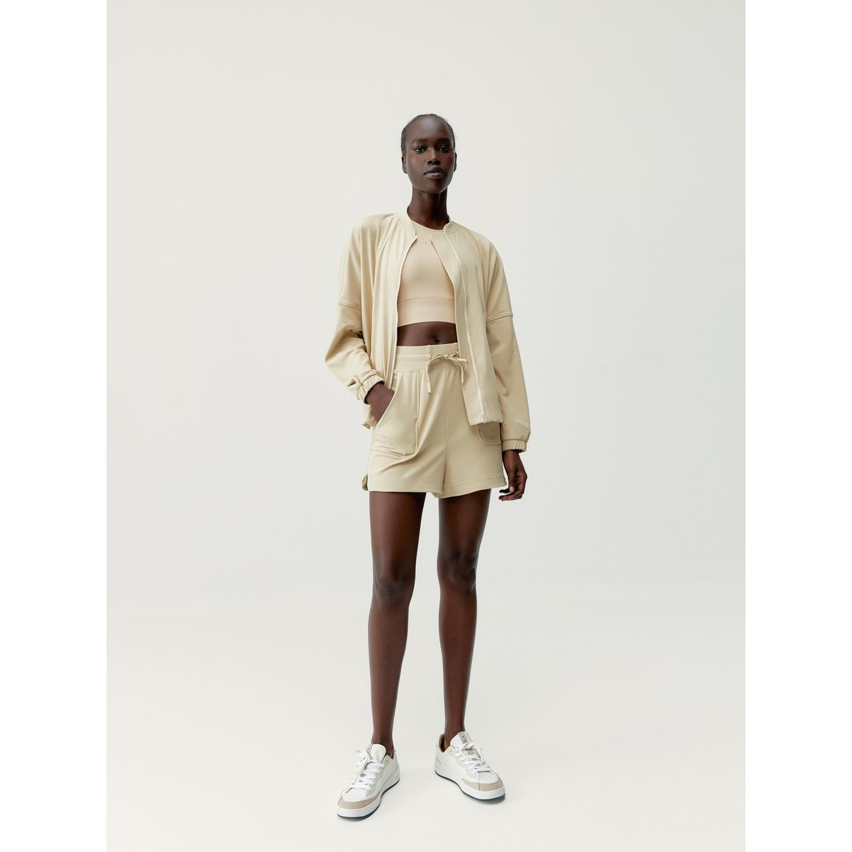 Short Recovery Regular Performance LEILA beige, BORN