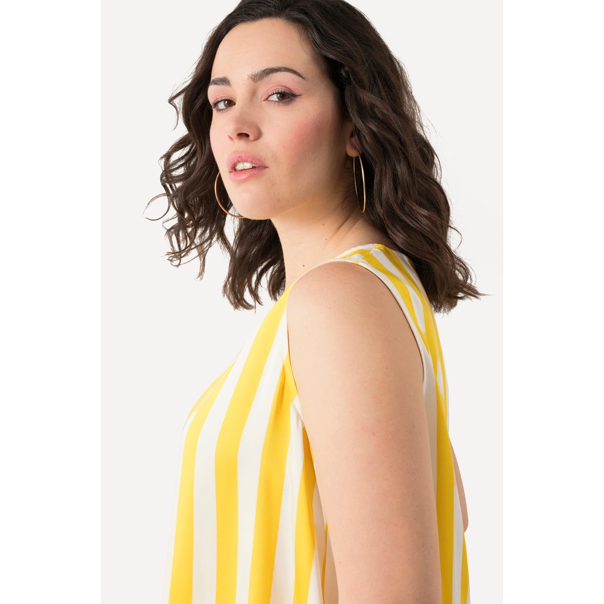 Blouse en satin à ligne A et encolure en V citron, ULLA POPKEN