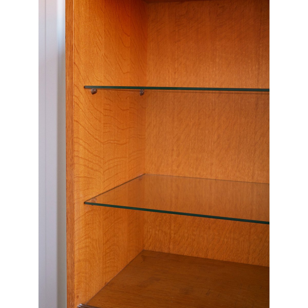 Vitrine scandinave en bois Victoria N°1352 - Bon état bois clair, DEBONGOUT