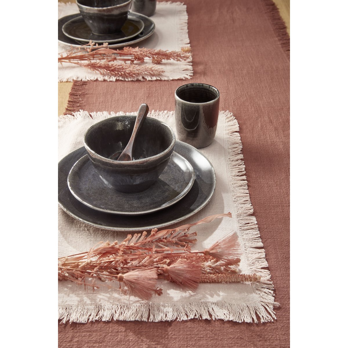 Service de table TABO noir, MICA DECORATIONS