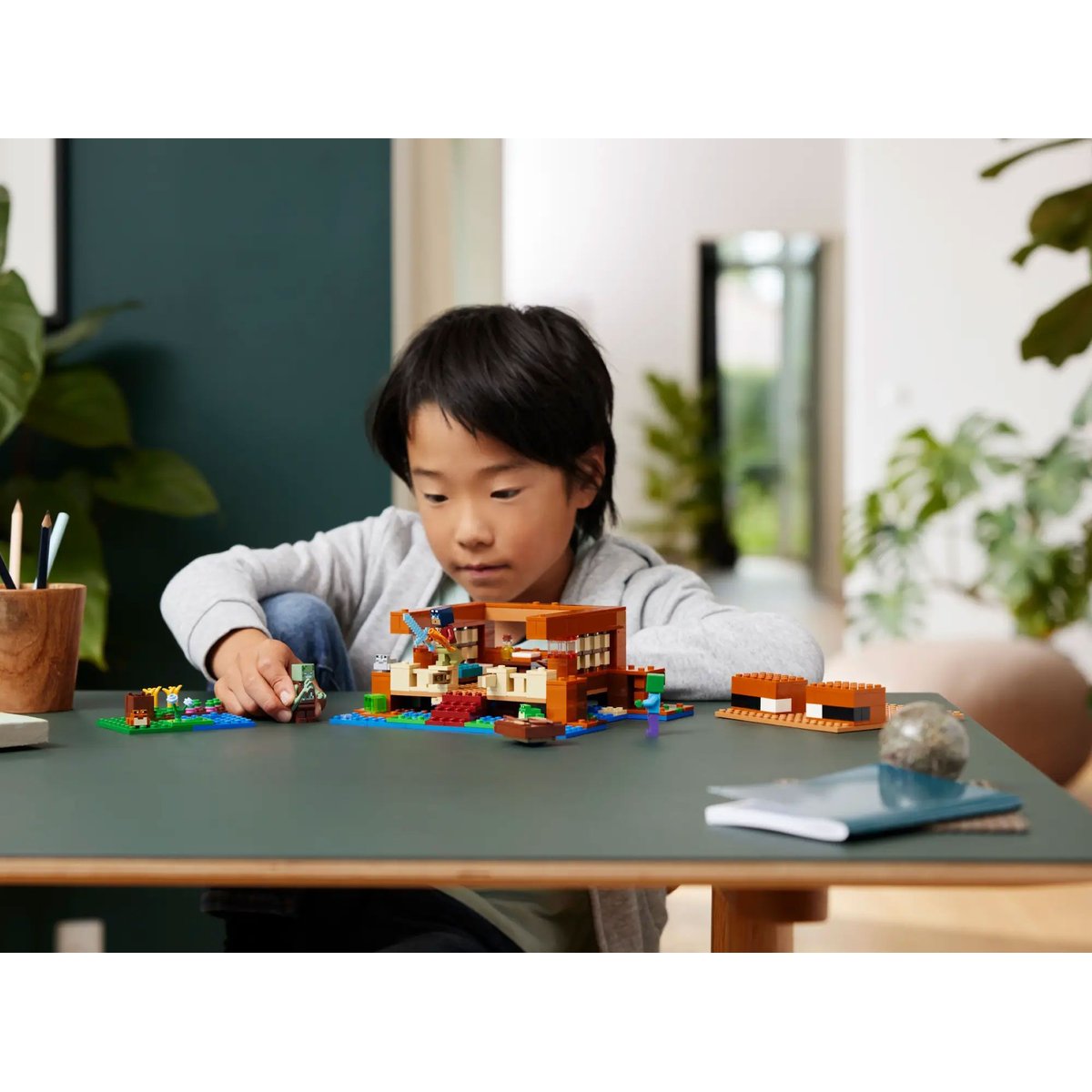 LEGO Minecraft - Maison de la Grenouille (21256) : Aventure et Créativité multicolore, LEGO