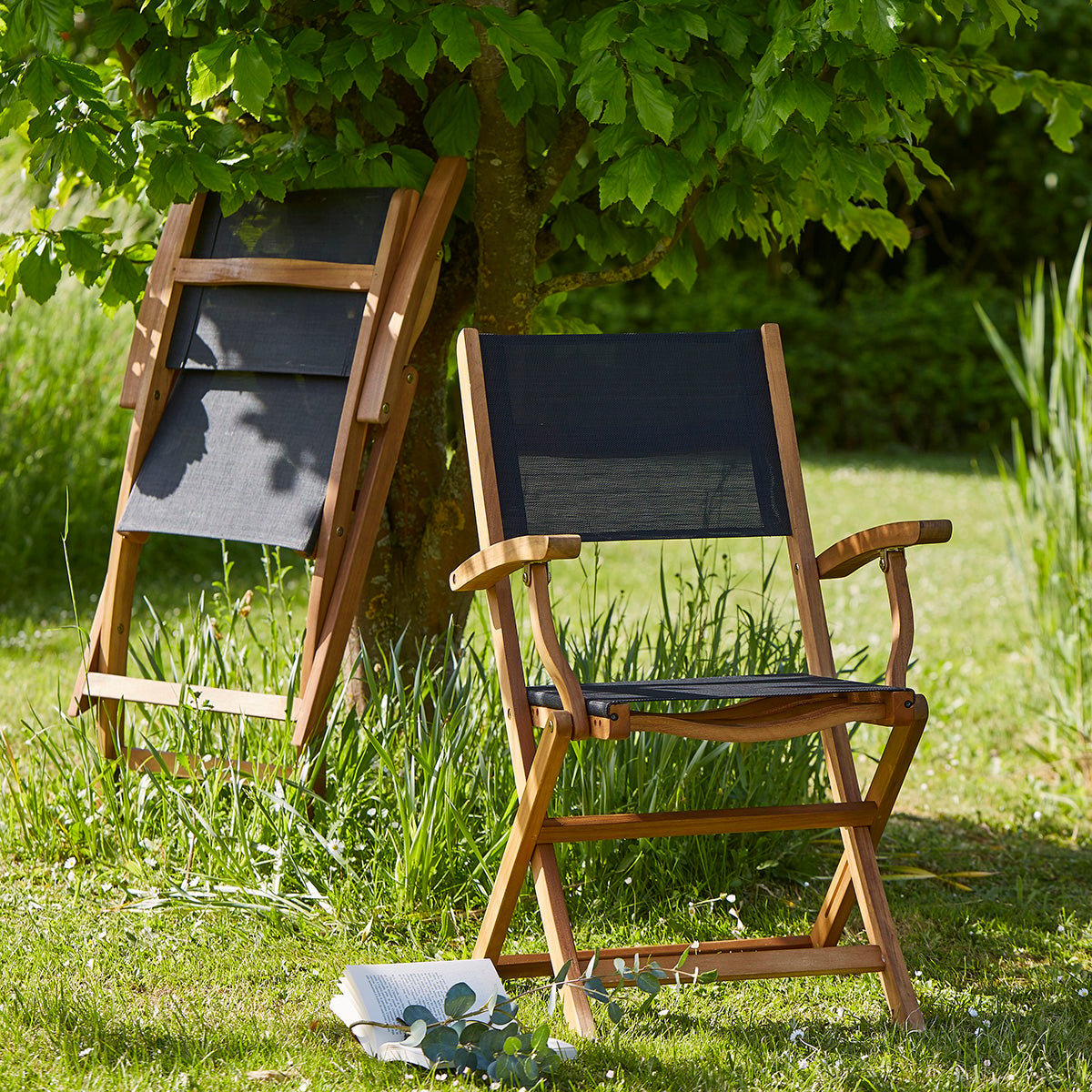 Lot de 2 fauteuils de jardin en acacia et textilène pliant  HANOÏ noir, BERAH GETAH