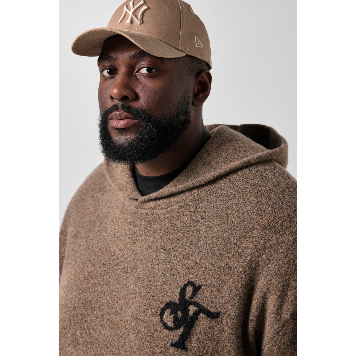 Sweat-shirt à capuche en maille marron cacao, STHUGE