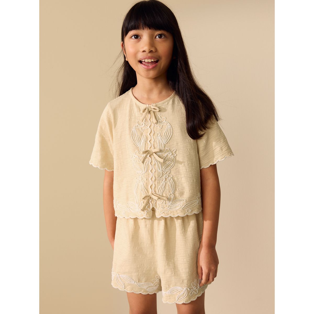 Ensemble short à nouer avec broderie jaune, NEXT