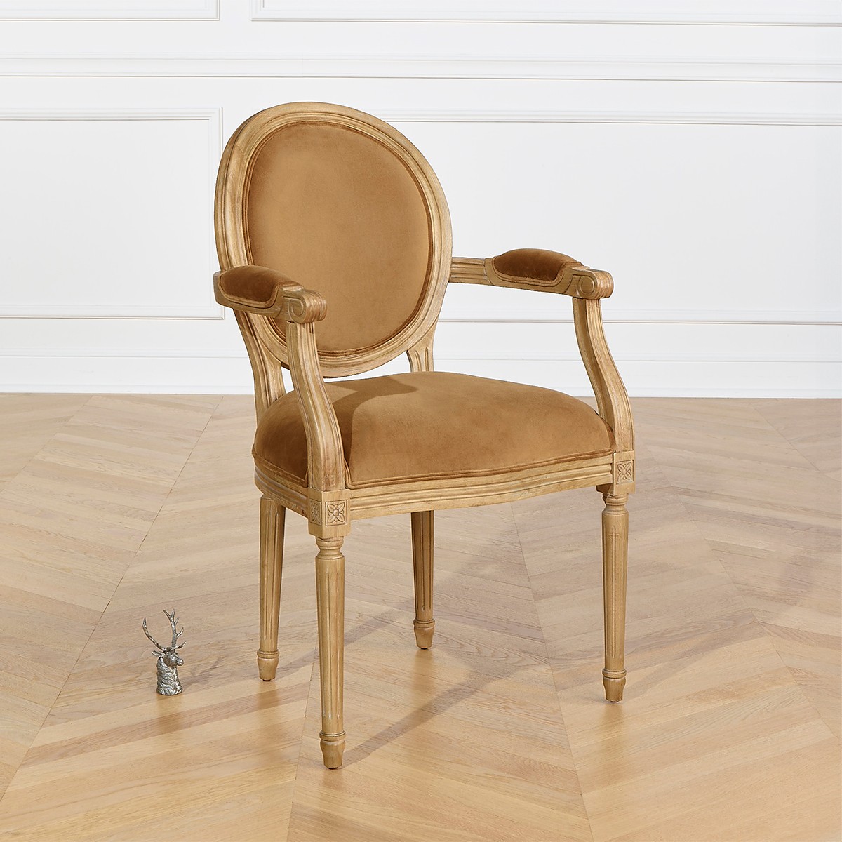 Fauteuil de table style classique en hévéa et tissu velours MEDAILLON camel, ROBIN DES BOIS