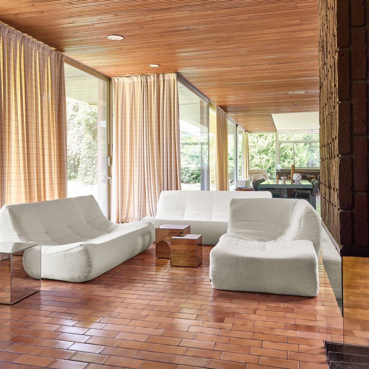 Canapé d'angle compressé modulable 7 places avec repose pied bouclette texturée SOKOL beige, SWEEEK