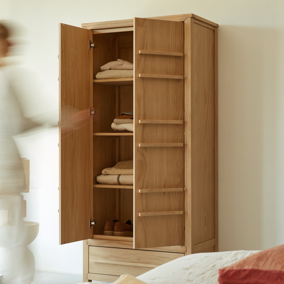 Armoire en Pin massif, QONG naturel, TIKAMOON