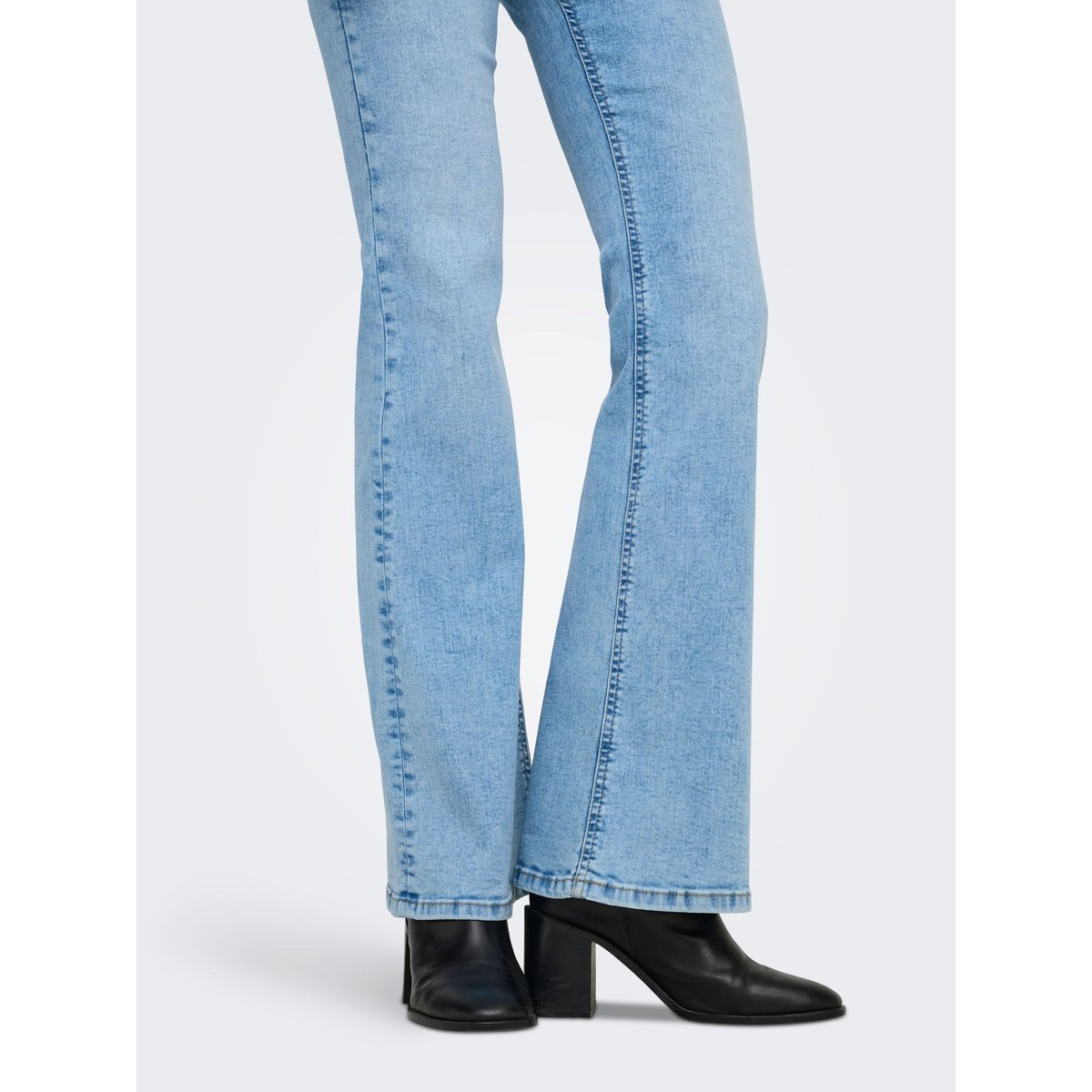 Jean Flared light blue denim, JDY