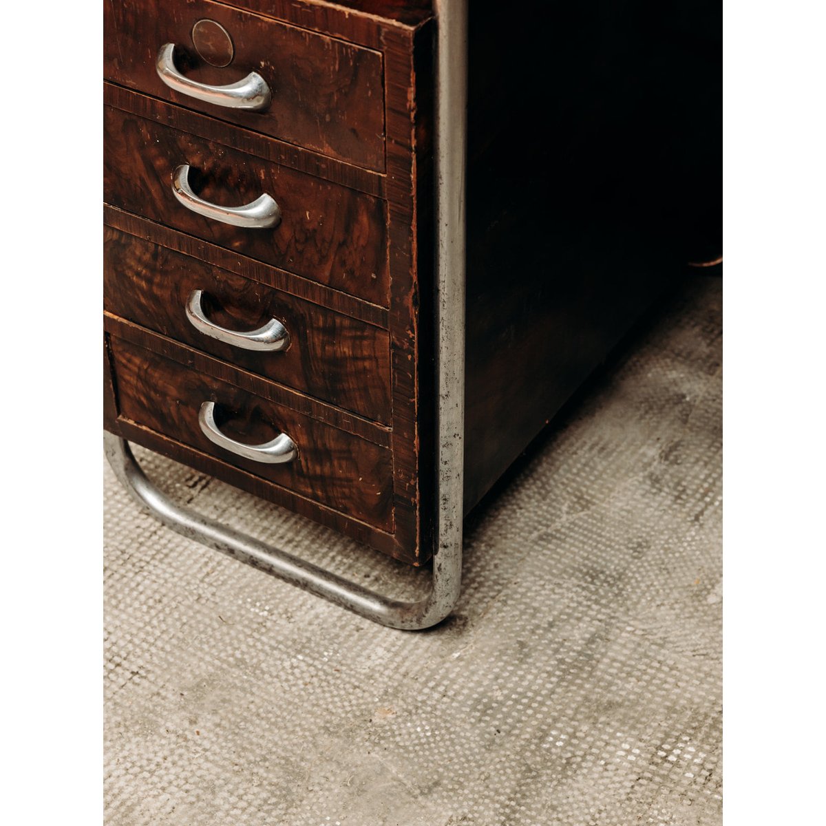 Bureau Bauhaus Yvan N°132 - Bon état bois, DEBONGOUT