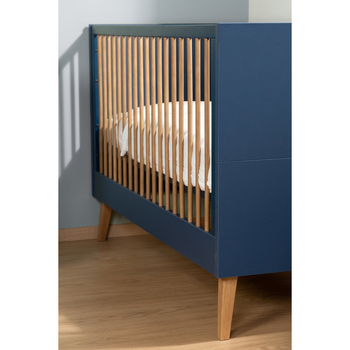 Lit bébé évolutif sommier à lattes à hauteur réglage 70x140cm noir, CHILDHOME