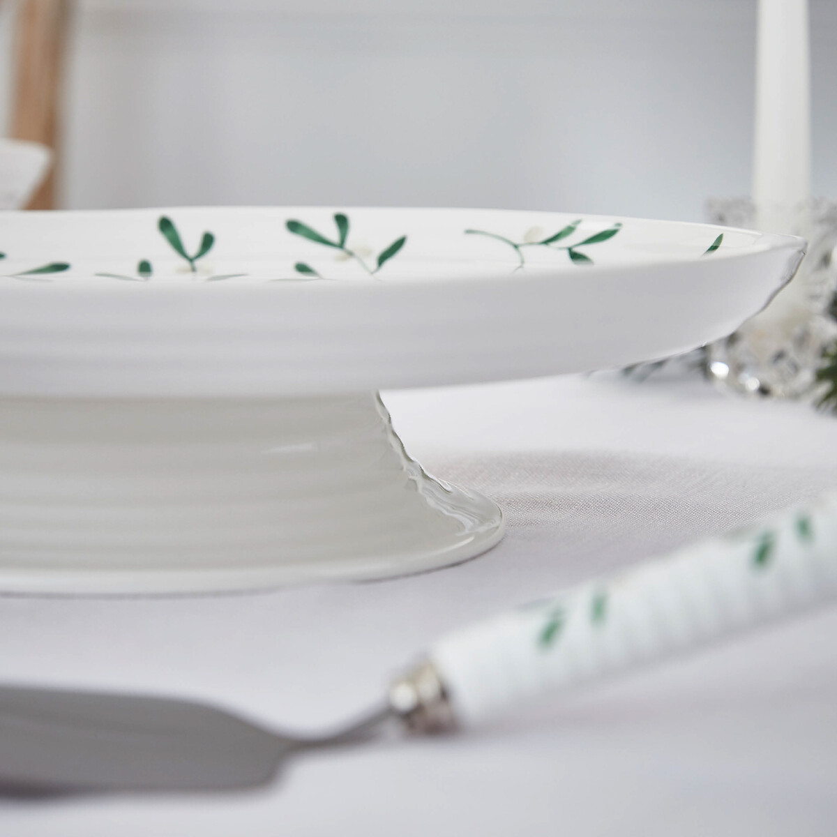 Mistletoe Footed Cake Stand white, SOPHIE CONRAN FOR PORTMEIRION
