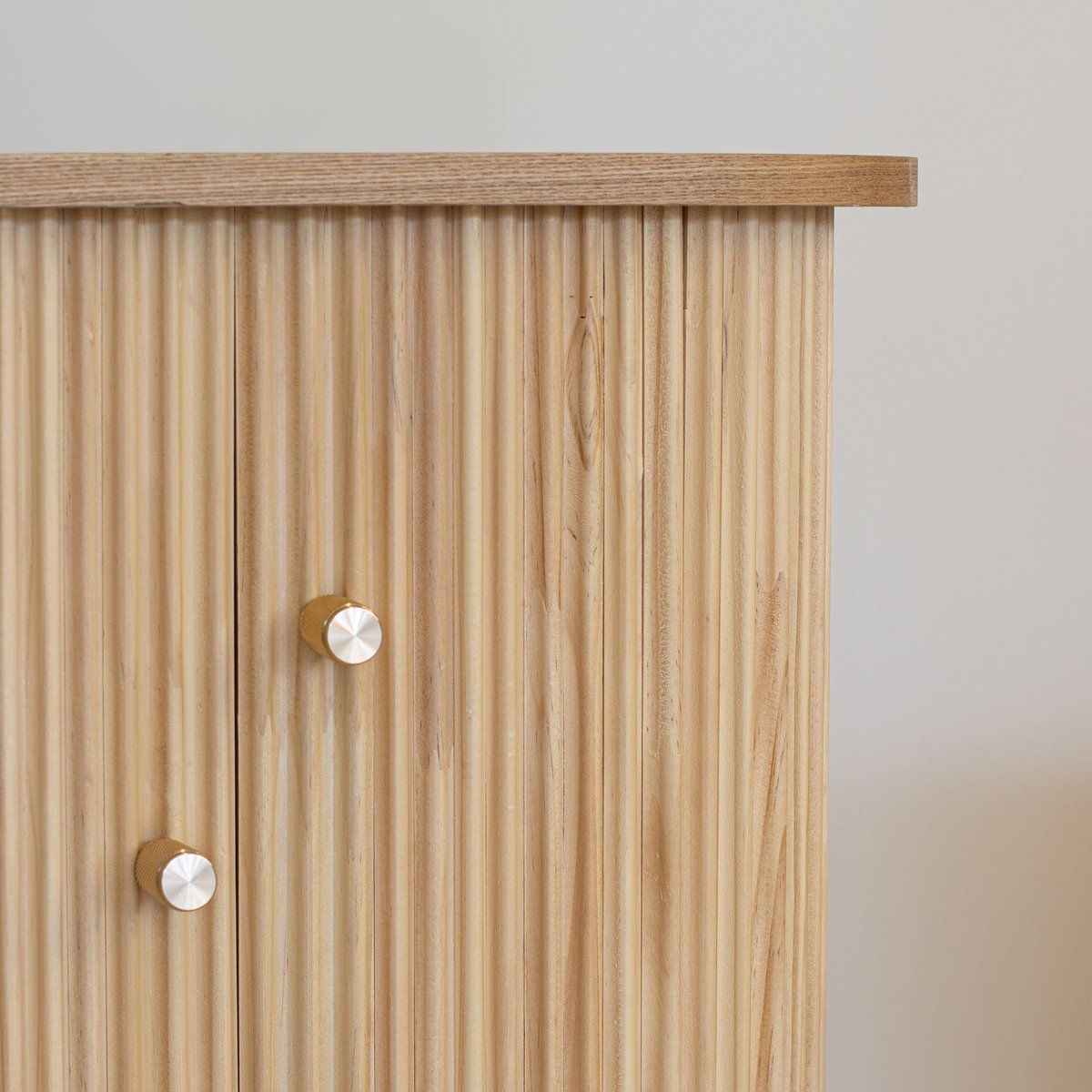 Meuble d'appoint en bois clair avec portes coulissantes, HECTOR naturel, NOW'S HOME