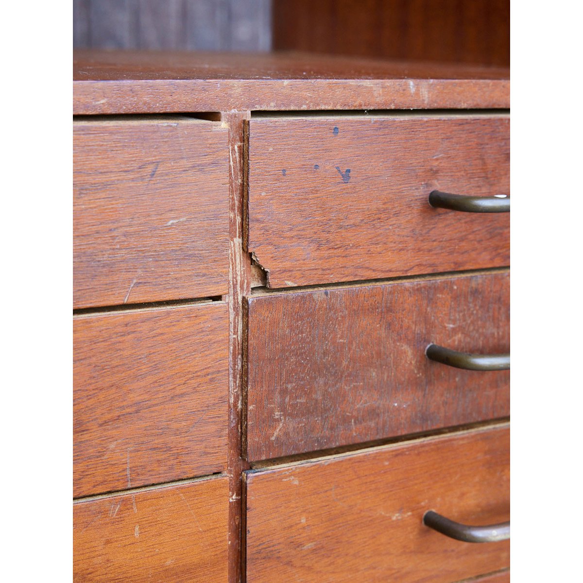 Meuble de métier en bois foncé Fernand N°484 - Bon état bois foncé, DEBONGOUT